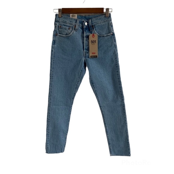 NWT Levi’s 501 Skinny Jeans High Rise Tango talks 24x28 - Picture 4 of 7